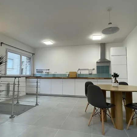 Guestready - White Lines In Downtown Holiday home Bordeaux